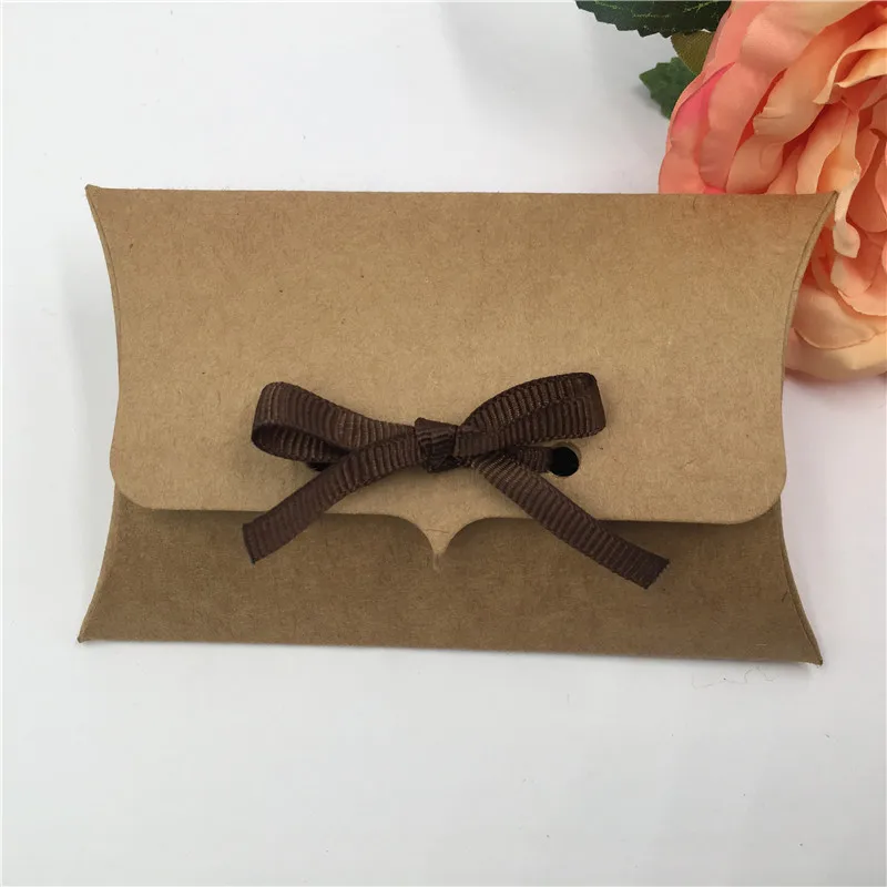 50pcs paper candy box wedding favors pillow shape candy boxes Kids Party Favor Box DIY Gift Box Supplies jewelry storage carton