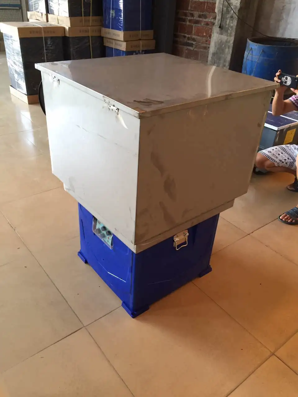 آلة تغذية الجمبري, تلقائية بحجم 120 كجم وبركة السمك