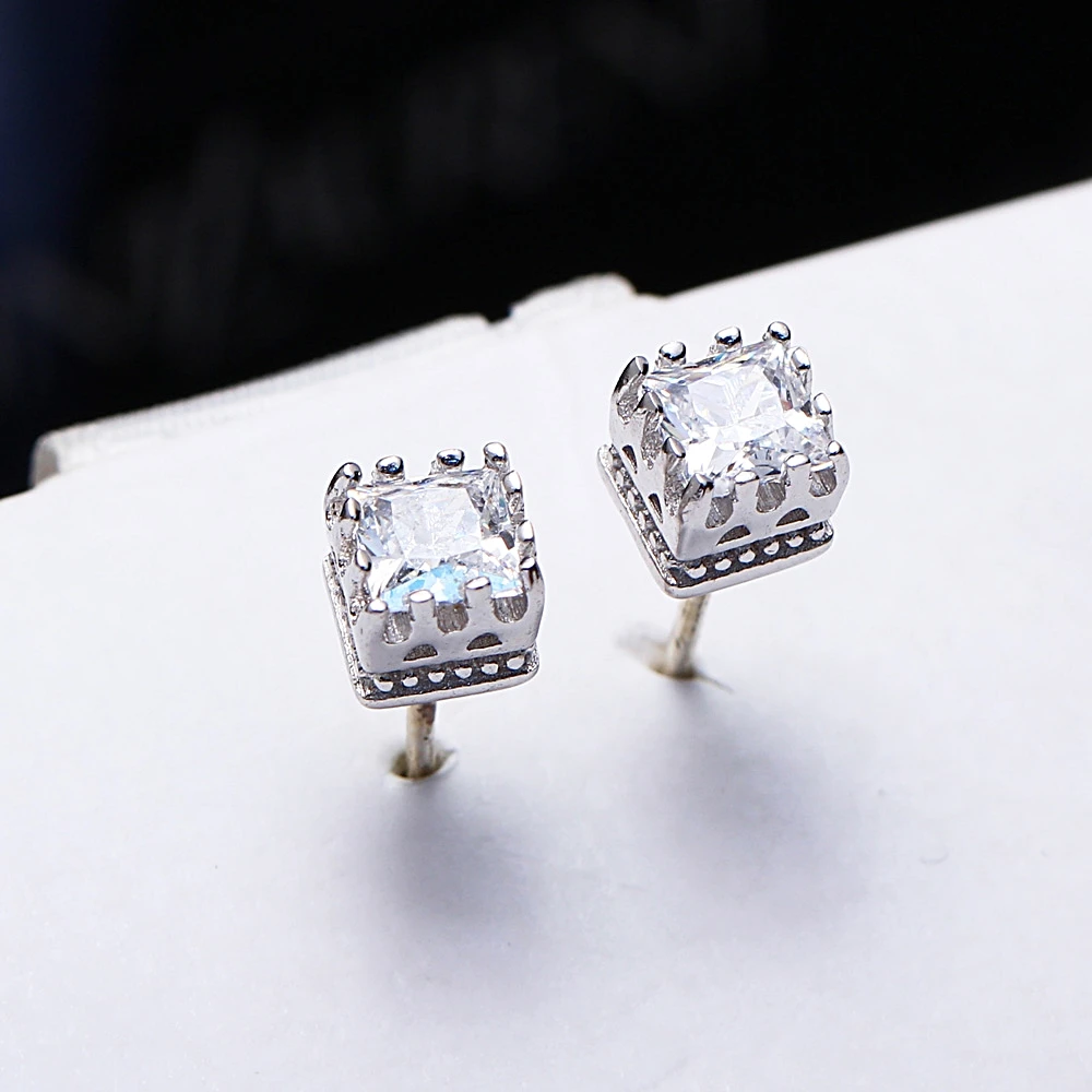 DreamCarnival 1989 Biggest Seller Square Crown Style Stud Earrings for Women AAA Zircon High Quality Everyday Jewelry SE11555RB