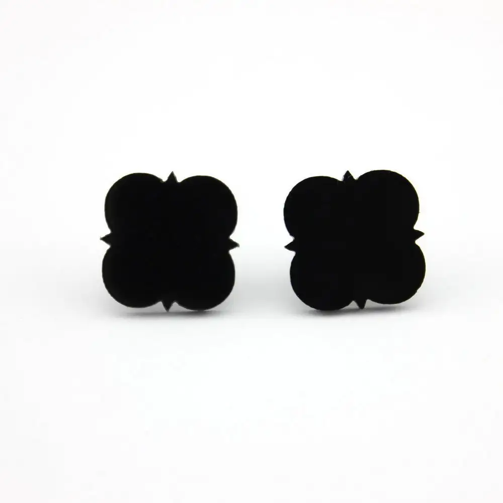 LET IT BE Wholesale Hypoallergenic Vinyl Blank Monogram Stud Earrings Solid Black Quatrefoil 16mm Acrylic Post Earring Round