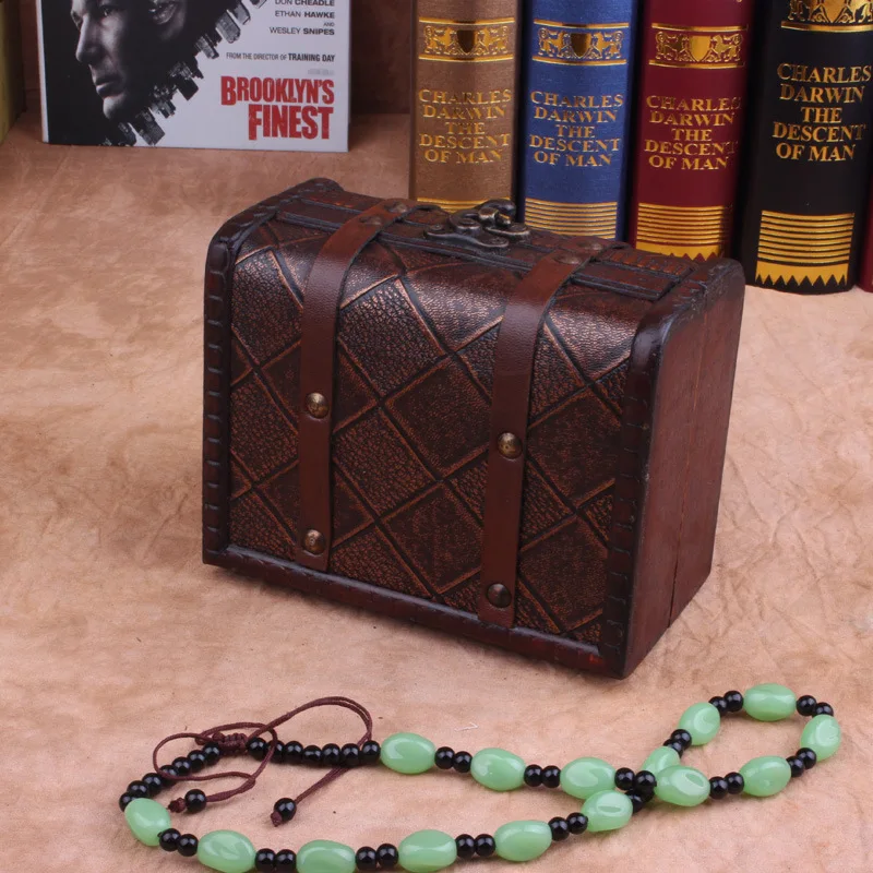 

Wholesale flat square vintage jewelry box wooden jewelry box small European-style box storage box factory direct