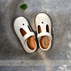 I Bambini del Cuoio genuino casual Estate Hollow Ragazze scarpe da Spiaggia Per Bambini scarpe Basse Scarpe a forma di Cuore Pattini Della Principessa