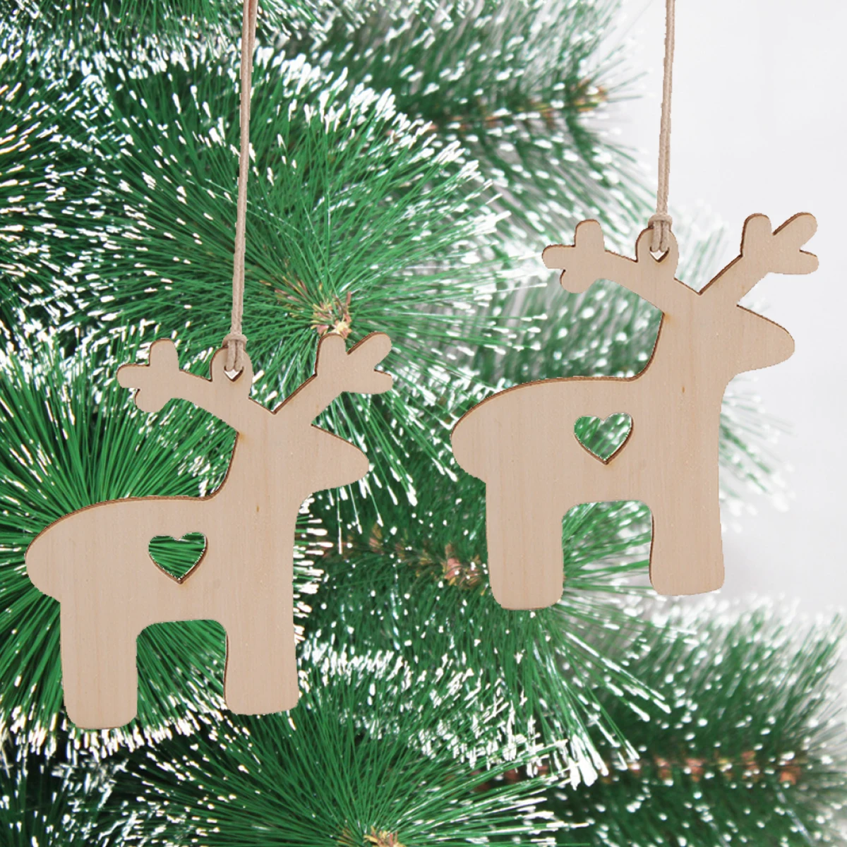 10pcs Wooden Reindeer Cutouts Christmas Reindeer Hanging Ornaments with Ropes for Decoration and Craft DIY Props