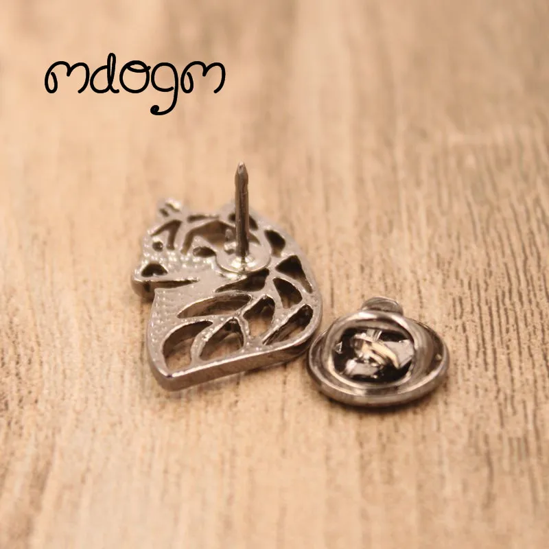 Mdogm Husky Dog Animal Brooches And Pins  Suit Cute Funny Metal Small Father Collar Badges Fashion Gift For Male Men B009