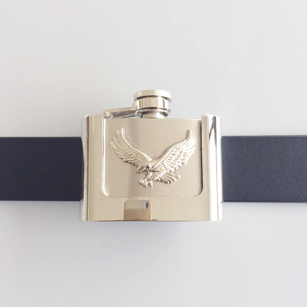 New JEAN\'S FRIEND Classic Fly Eagle 2 oz Stainless Steel Flask Belt Buckle also Stock in US