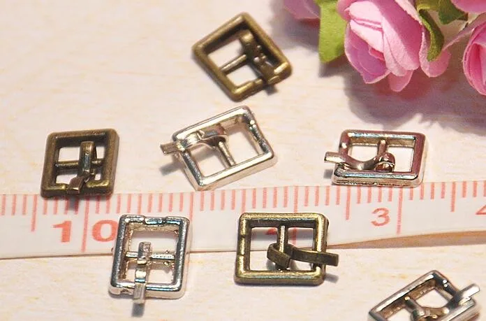 SICODA 20PCS 4MM Diy bjd blyth doll buckle shoes accessories mini ultra-small Japanese word buckle belt buckle