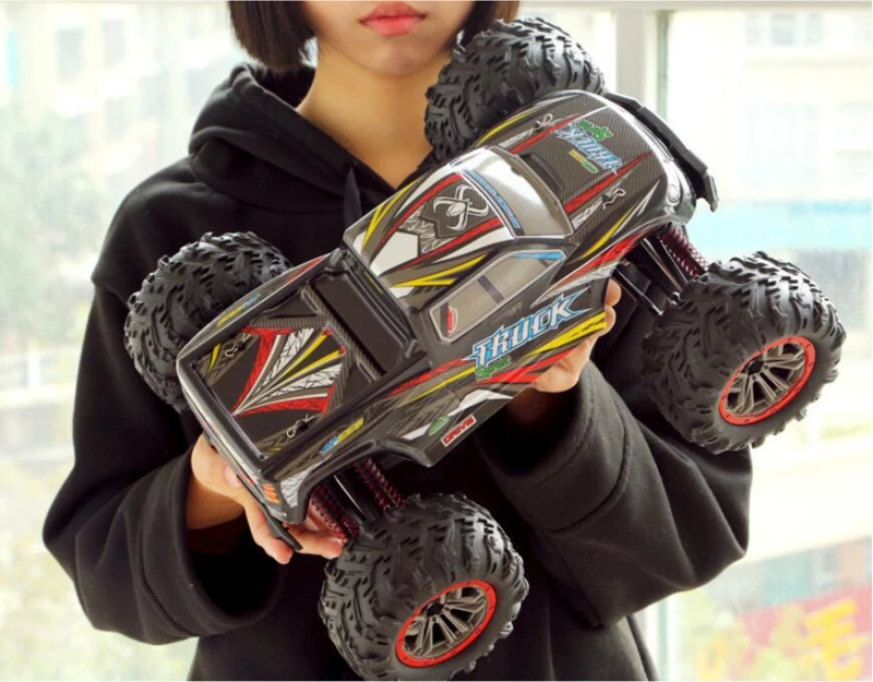 

Высокоскоростная радиоуправляемая гоночная машина с двумя моторами, полноприводная, 1:10, 2.4G, 50 км/ч, электрический внедорожник-вездеход на радиоуправлении