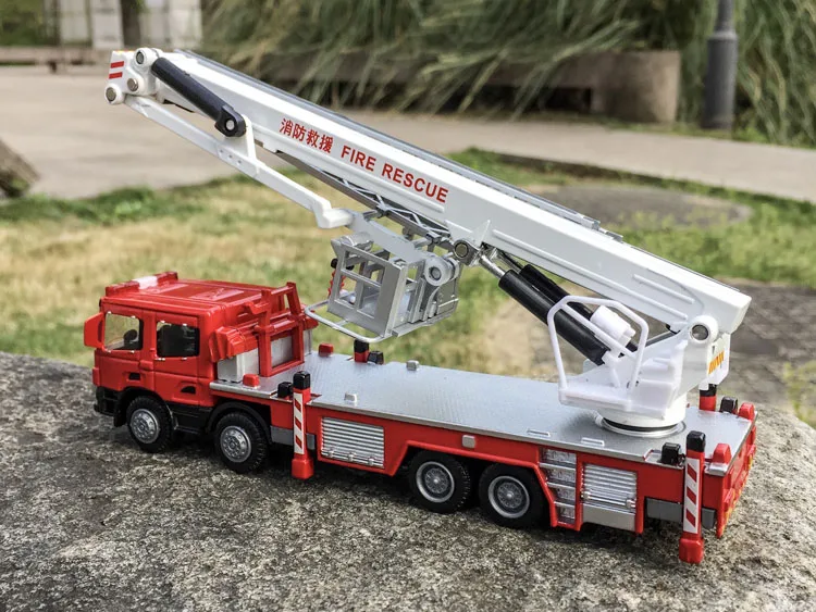 1:50 alloy engineering vehicles,high simulation Fire truck,fire ladder,climbing car,children\'s educational toys,free shipping