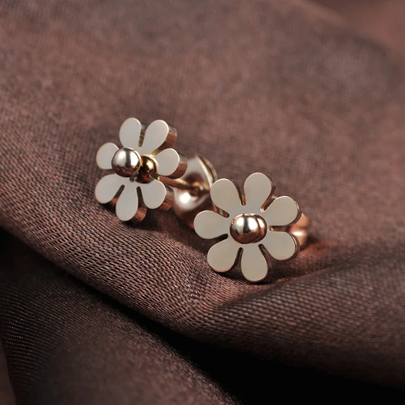 ZooMango Cute Small Daisy Flower Stud Earrings Rose Gold Color Stainless Steel Trendy Romantic Earring Jewelry For Women ZE17028