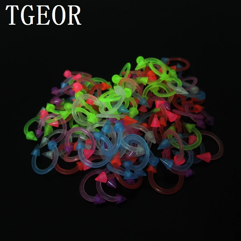 حار بالجملة شحن مجاني حدوة الحصان ثقب يتوهج في الظلام مرنة 100 قطعة 1.2*8*3/3 مللي متر سبايك الاكريليك دائري الحديد الدائري #2