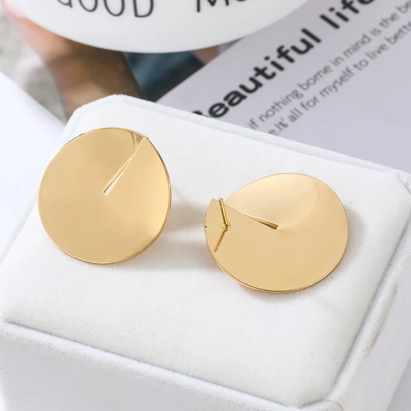 New European Round Stud Earrings for Women Personality Gold Color Metal Earrings Party Gift Punk Ear Accessories Wholesale