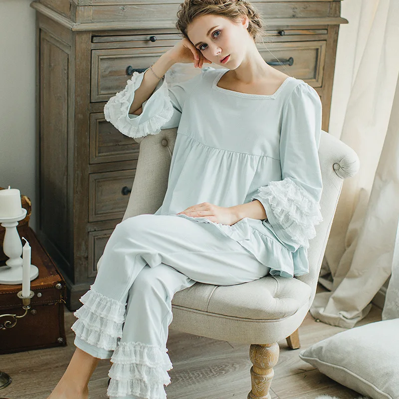 

New Sexy Autumn and Winter Women Princess Modal Lace Pajamas Set Lady Pyjimas Sleepwear European Retro Style Home wear QW1718