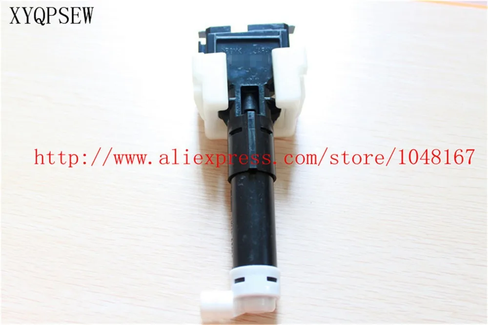 

XYQPSEW For TOYOTA headlight cleaning nozzle 85208-48070, 8520848070