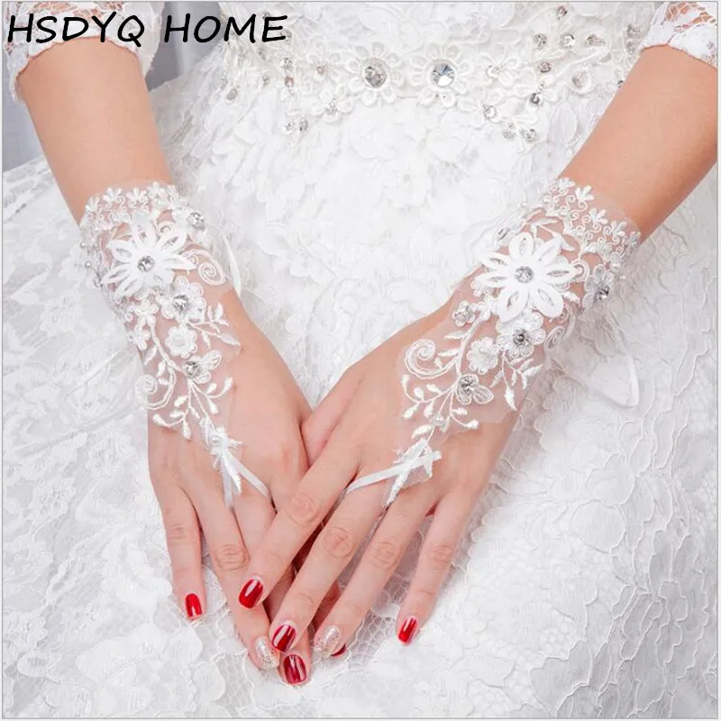 

Cheap White Gloves Elegant Write Fingerless Short Paragraph Rhinestone Bridal Wedding Gloves Wholesale Hot Sale