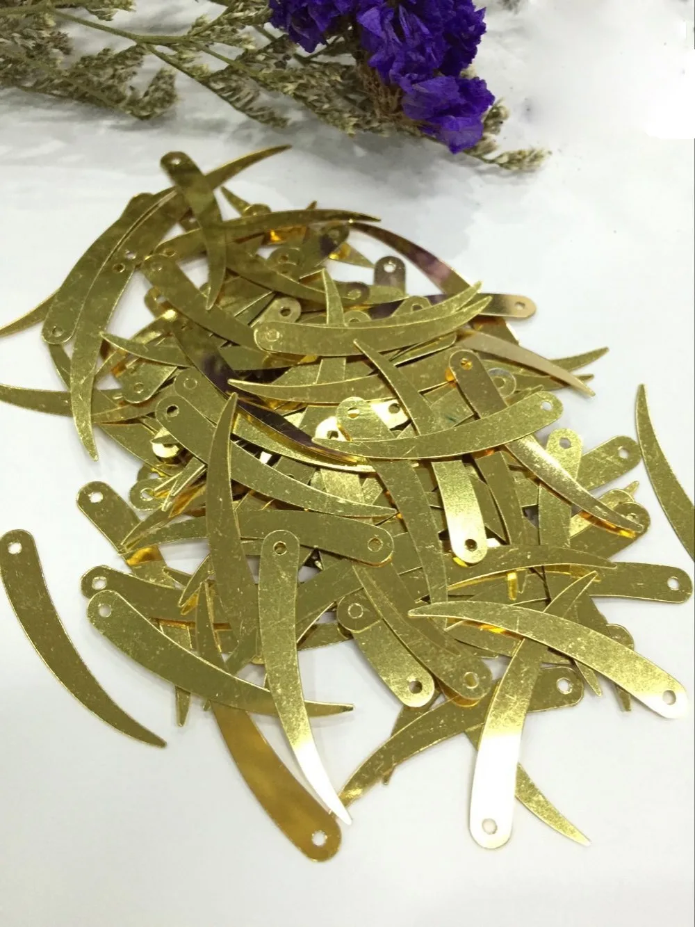 1000pcs Chilli Ivory Shape Sequins 5*32mm PVC Flat Paillette Children DIY Decoration 1 Hole Light Gold Confetti