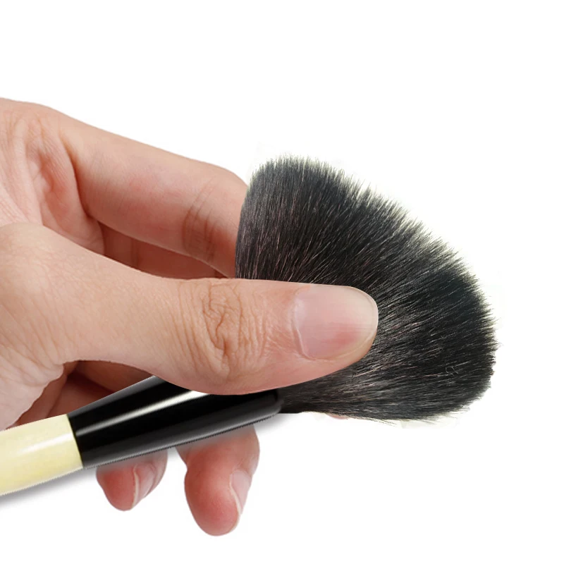 High Quality BB Powder Brush Wood Handle Soft Goat Hair Flame Shape Big Makeup Powder Blusher Brushes Cosmetic Tool