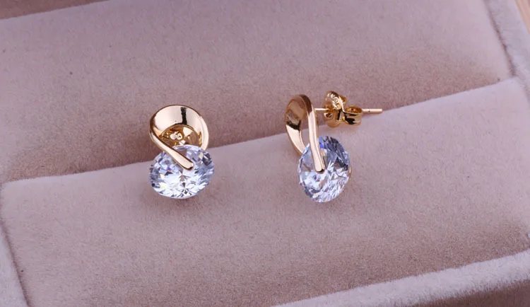 2020 High-quality New Fashion Earrings 9-shaped Crystal Rotation Female Earrings Manufacturers Wholesale Earrings