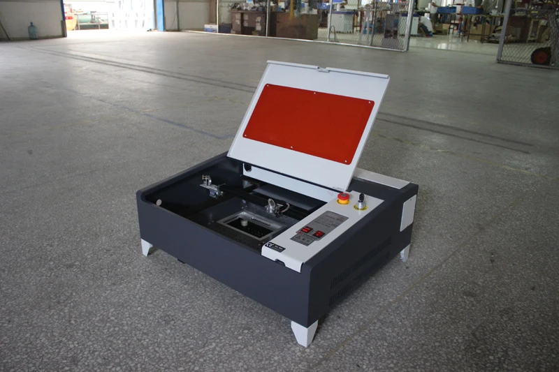 400*400 MILLIMETRI macchina di taglio laser per legno/co2 macchina di taglio laser/laser taglio del legno 4040