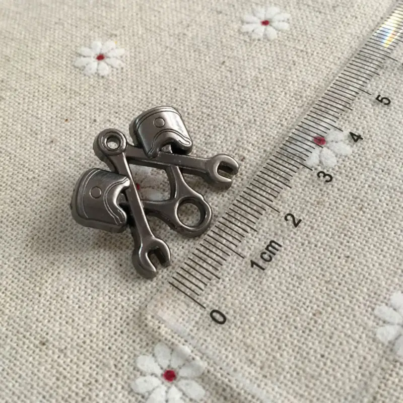 Piston Wrench Antique Nickel Biker 3D Free Masons Brooch Pins Masonic Tools Hat Jacket Lapel Pin