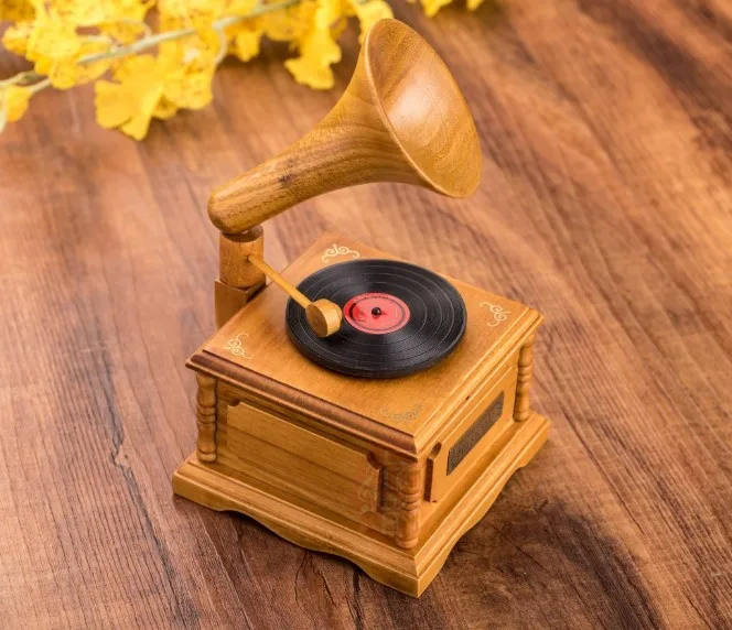 1PC Wood simulation phonograph music box holiday wedding gifts in the choice of furniture decoration KN 010