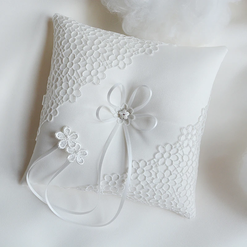 

New Top Quality Wedding Ring Pillow Hollow out flowers bride Flower boys Pillow Cushion Party supplies Wedding accessories