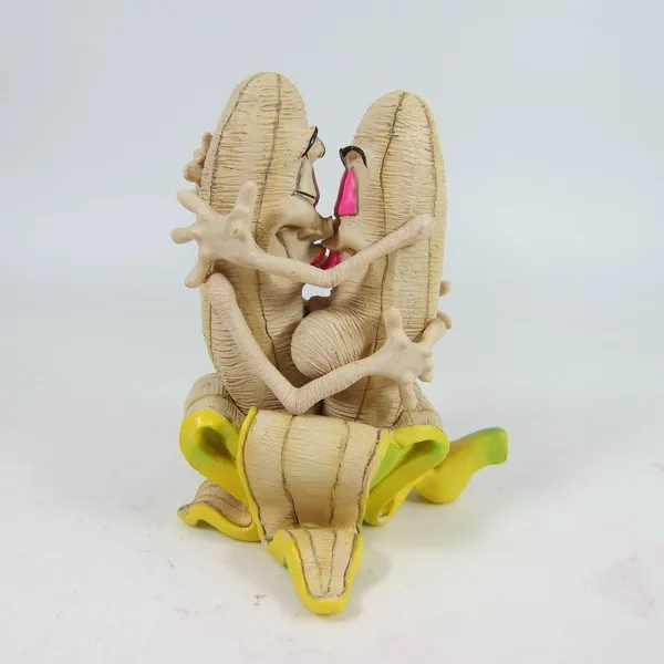 Humorous Doll Lovers Kissing Funny Resin Collection Wretched Version Evil Banana Man and Woman Model Decoration Cool Stuffs