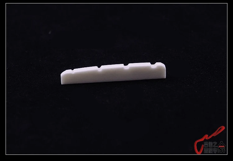 1 Piece GuitarFamily Real Slotted Bone Nut For Four Strings Bass ( 38MM / 43MM * 3.5MM * 6MM/6.5MM )