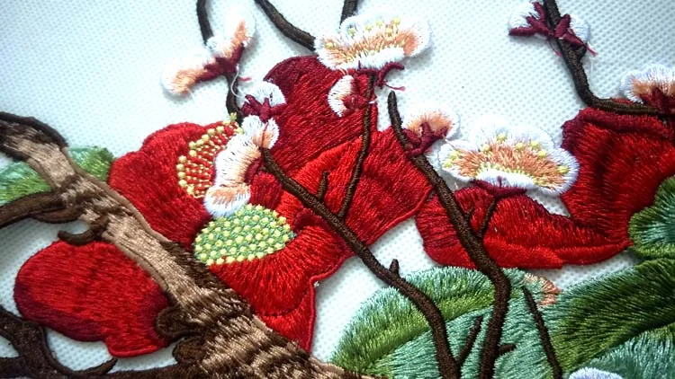 Flowers In The Branches Embroidery Patches Sticker for Clothes Patches Para La Ropa Applique Embroidery Flower Patches