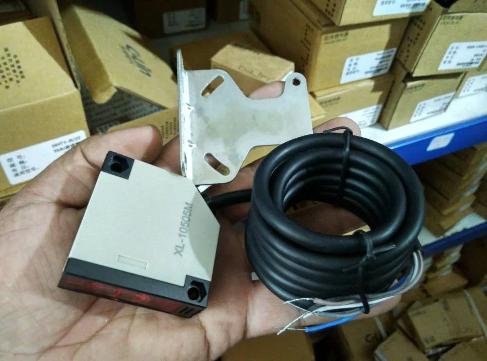 

Brand new original authentic C-Lin E3JK-DS30A Diffuse Reflective Photoelectric Switch AC Power Relay Output
