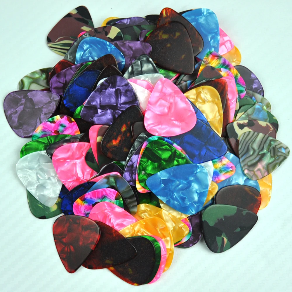 Lots of 100 Pcs Medium 0.71mm Celluloid Guitar Picks Plectrums