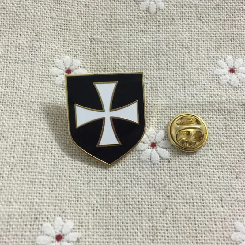 Hot Sale White Cross Black Shield Christian Army Crusader Knights Templar Freemason Enamel Badges Masonic Lapel Pin and Brooches