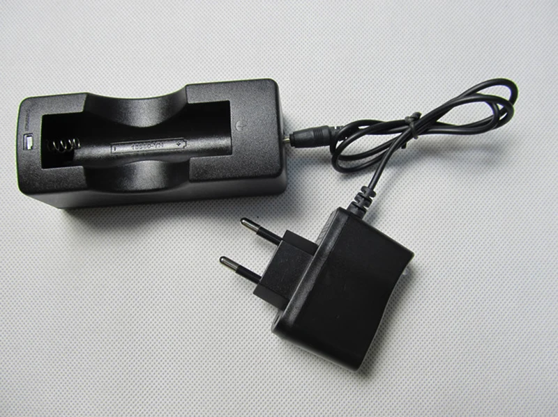 4.2V 0.5A 500mA 3.5mm AC charger Power Supply Adapter charger for 3.7V 18650 16340 flashlight torch lamp