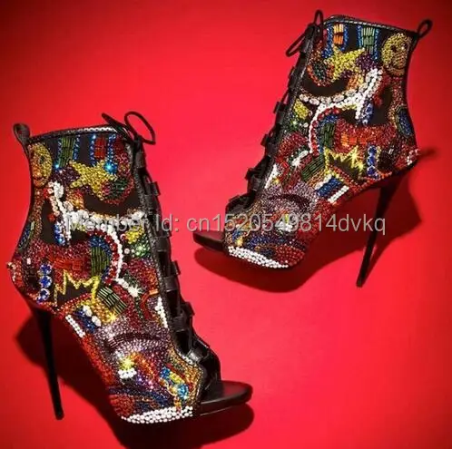 Moda kryształ pokryte komiks z wystającym palcem botki zasznurować wysokie obcasy letnie klapki buty Multicolor diament Sexy Ladies Stiletto