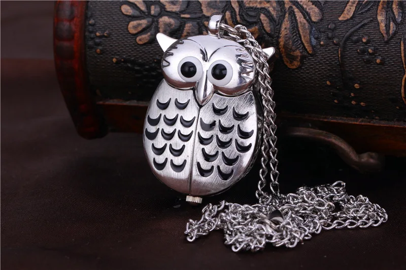 Pocket Watch Retro Big Eyes Colorful Owl Fashion Design Quartz Clock With Necklace Ten Colors Are Available