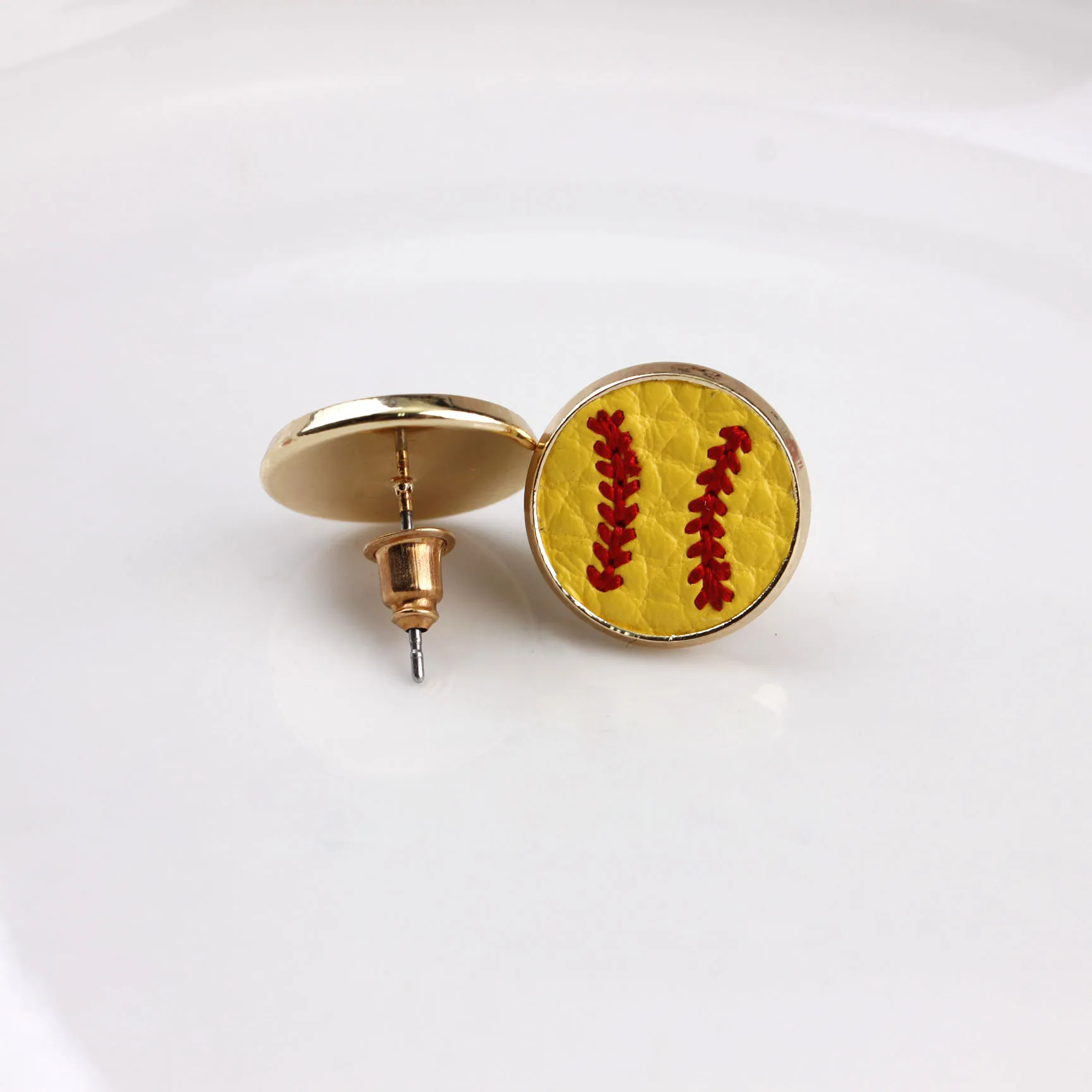 2019 New Arrival Embroidery Baseball Leather Round Stud Earrings For Women Mini Round Leather Sport Ear Stud Jewelry Wholesale