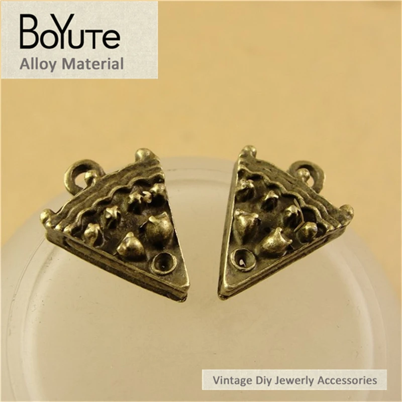 BoYuTe (60 Pieces/Lot) 15*14MM Diy Wholesale Antique Bronze Plated Zinc Alloy Cake Charms for Jewelry Making