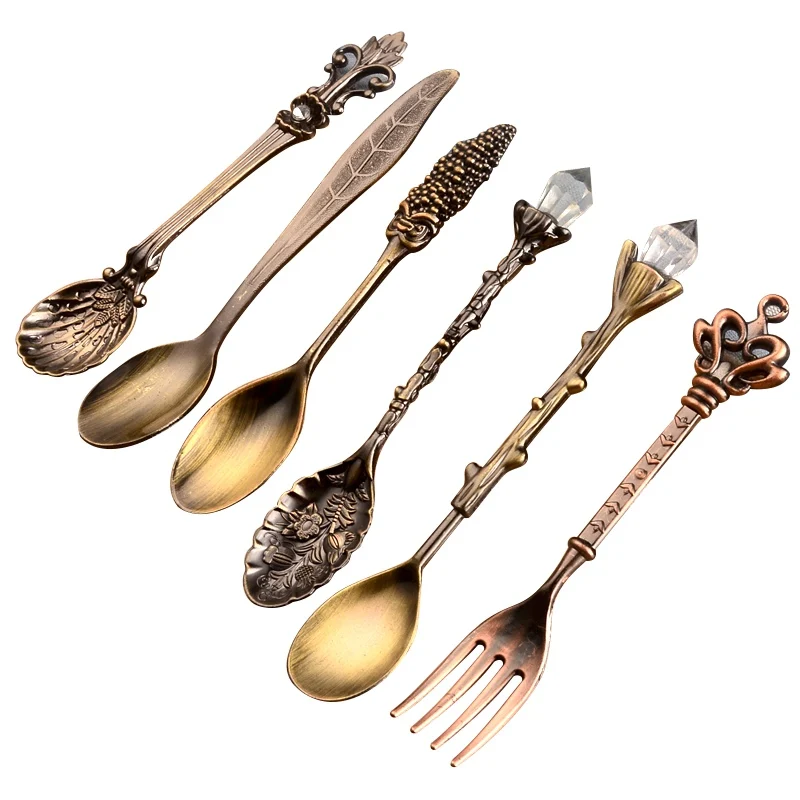 6 Pcs/Set Coffee Fork Vintage Kitchen fruit Carved Royal Spoons prikkers Style Spoons Metal Fork Accessories Mini dessert