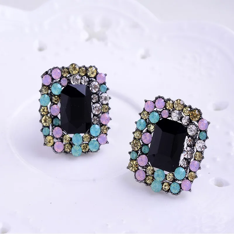 LUBOV Crystal Rhinestone Stud Earrings for Woman Christmas Party Jewelry Trendy Wedding Jewelry 4 Colors 2018 Newest