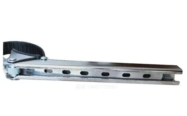 Striscia di acciaio a 8 fori Chiave universale regolabile per filtro griglia olio Strumenti di riparazione e smontaggio auto