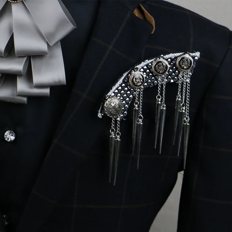 Free Ship fashion MEN male Royal Korean luxury temperament metal badges tassel Brooch Tassel chain pin Retro Headdress bullet