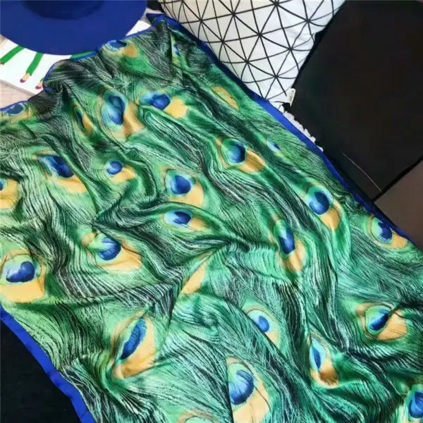 2023 Latest Lovely Animal Green Peacock Feather Silk Shawl Scarf Spain Luxury Brand Beach Bandanas Foulard Sjaal Wrap Hijab Caps