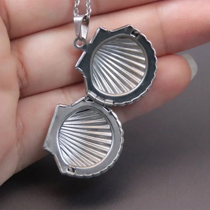 1pc Cute Lined Shell Photo Frame Pendant Necklace Stainless Steel Charms Locket Necklaces Women Men Fashion Memorial Jewelry