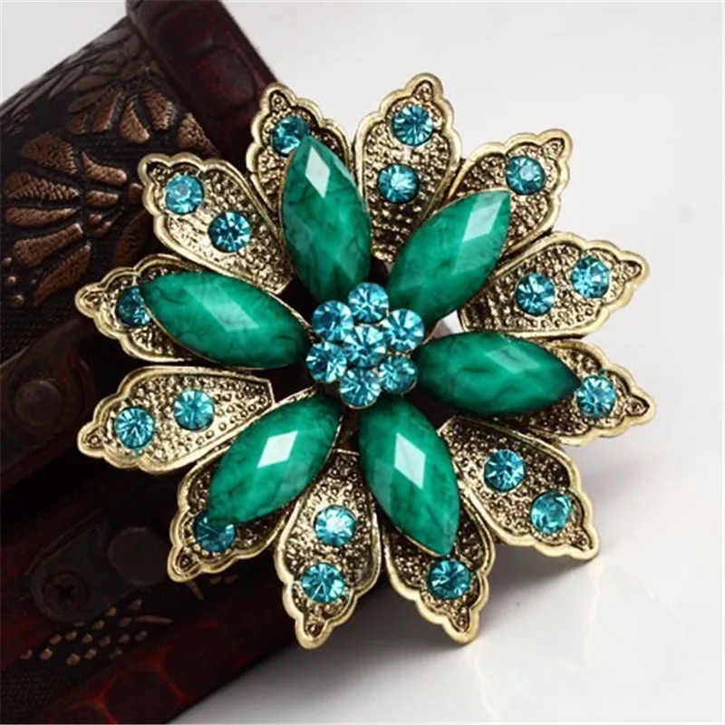 DIEZI Fashion Bouquet Brooch Jewelry For Women Wedding Vintage Resin Flower Bride Brooch Pins Rhinestone Crystal Brooch