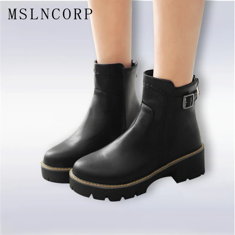 

New 2018 fashion autumn winter Vintage Buckle ankle boots Casual black Martin Boots Platforms Motorcycle Boots Plus size 34-43