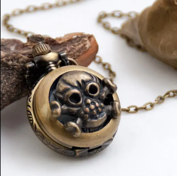 Vintage Animation cartoon Skull Quartz Pocket Watch Analog Necklace Pendant Womens Mens Gifts 10pcs