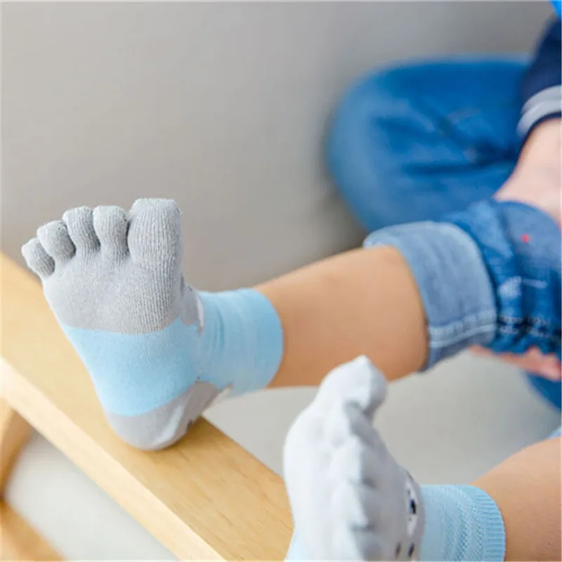 Calcetines de cinco dedos para niño y niña, medias transpirables de malla con dibujos de osos, nuevo diseño