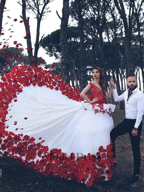 Red and White Wedding Dresses with 3D Handmade Flowers Peplum Sexy Deep V Neck Saudi Arab Women Dresses for Wedding Party Gowns