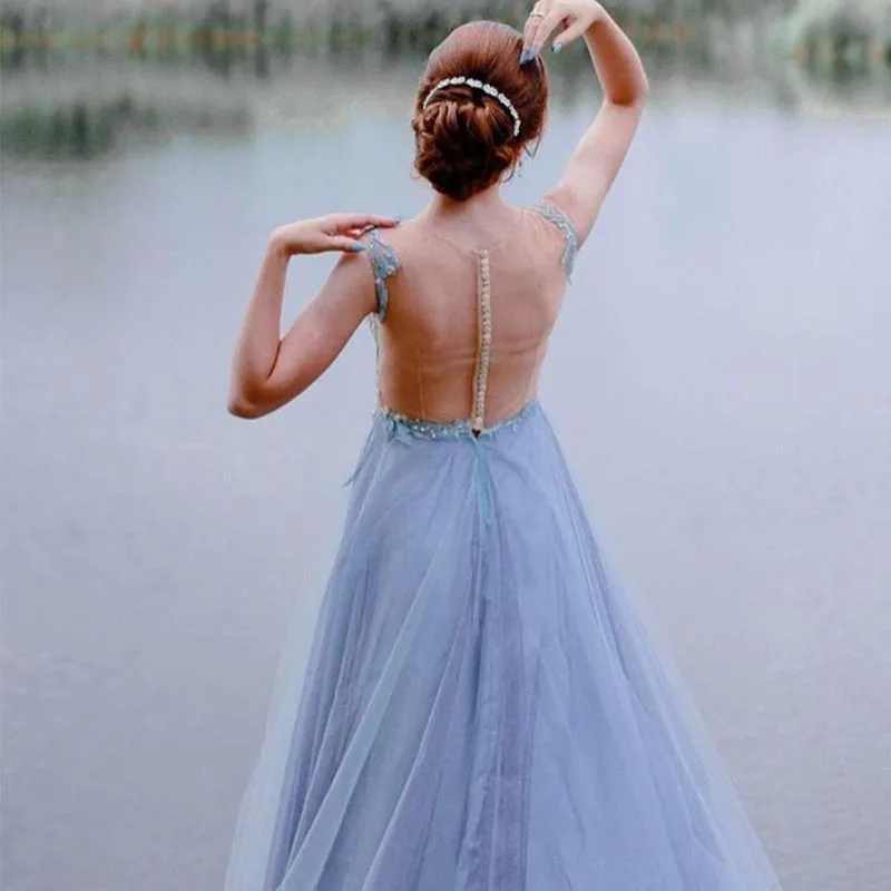 Illusion Bodice Prom Dress Scoop Neck Light Sky Blue Appliques Beading A-line Sexy Covered Buttons Back Long Robe De Soiree