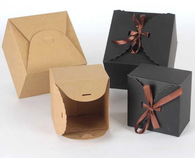 

500pcs/lot 9*9*6cm 12*12*9cm Kraft Paper Pillow Candy Box Wedding Favors Gift Candy Boxes Home Party Birthday Supply