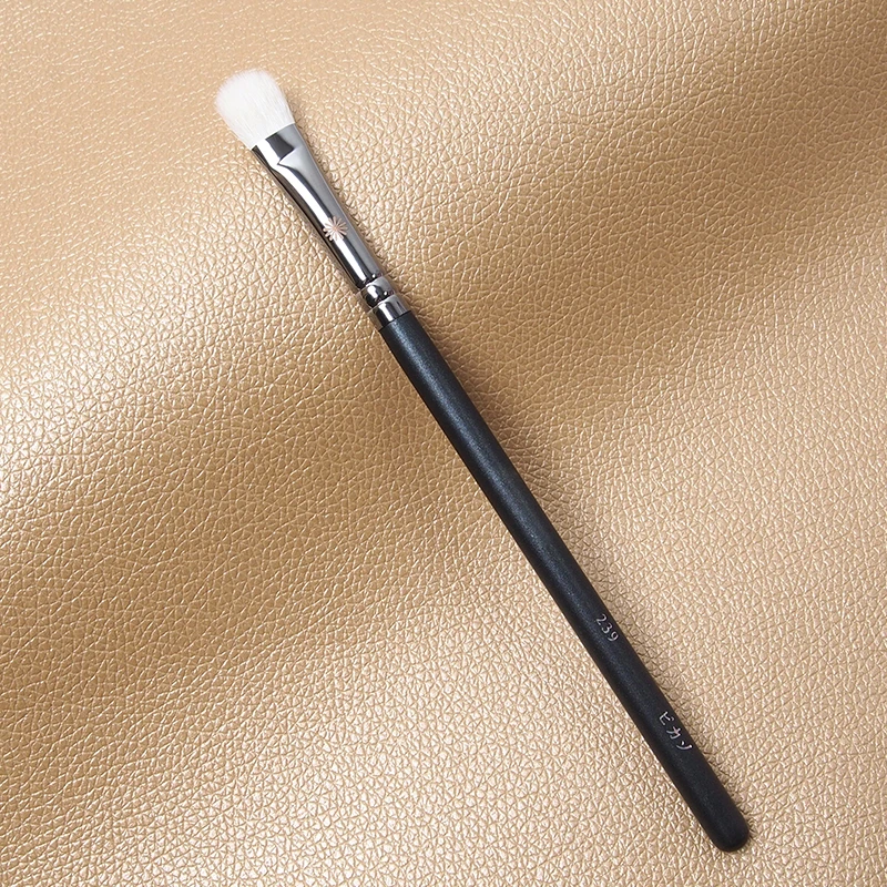 

Professional #239 Eye Colored Brush Natural Goat Hair Eyeshadow Blending Makeup Brush Cosmetic Tool